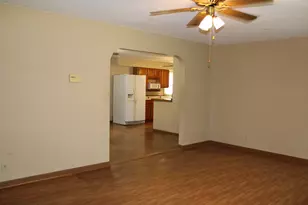 615 N Indiana Ave, Salem, IL 62881 - Photo 3