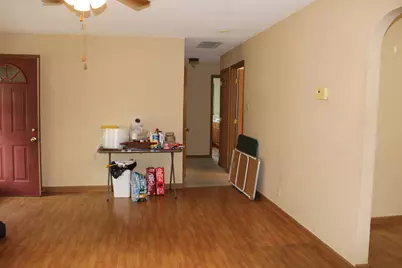 615 N Indiana Avenue, Salem, IL 62881 - Photo 5