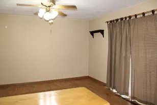 615 N Indiana Ave, Salem, IL 62881 - Photo 7