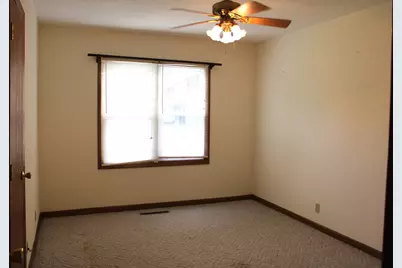 615 N Indiana Avenue, Salem, IL 62881 - Photo 21