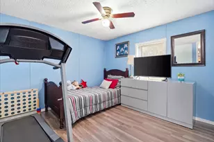 38703 N Sheridan Rd, Beach Park, IL 60099 - Photo 11