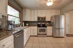 24165 Hillcrest Dr, Sterling, IL 61081 - Photo 7