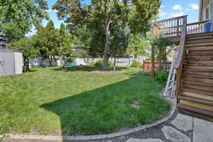 1418 S Hickory Dr, Mount Prospect, IL 60056 - Photo 25