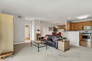 34451 N Old Walnut Cir, Gurnee, IL 60031 - Photo 5