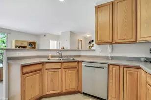 34451 N Old Walnut Cir, Gurnee, IL 60031 - Photo 11