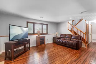 1826 W Catalpa Ln, Mount Prospect, IL 60056 - Photo 13