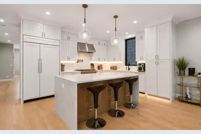 1845 W Waveland Avenue #1, Chicago, IL 60613 - Photo 5
