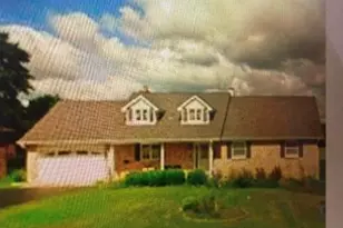 1318 W Lincoln Rd, McHenry, IL 60051 - Photo 1