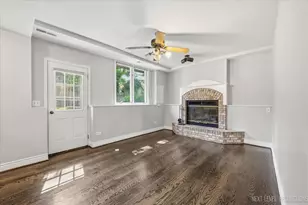 562 Roxbury Dr, Naperville, IL 60565 - Photo 23