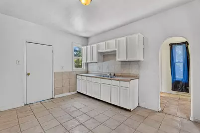 11715 S Wentworth Avenue, Chicago, IL 60628 - Photo 9