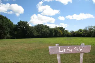 43 E Oak St, Addison, IL 60101 - Photo 1