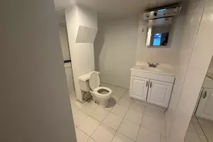 1645 W Beach Ave, Chicago, IL 60622 - Photo 17