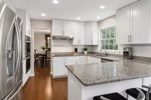 3856 Rutgers Ln, Northbrook, IL 60062 - Photo 9