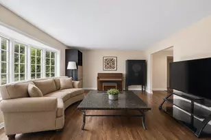 3856 Rutgers Ln, Northbrook, IL 60062 - Photo 7