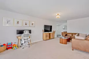 9356 Landings Ln, Des Plaines, IL 60016 - Photo 5
