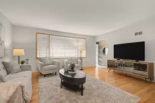 1112 S Maple Ave, Oak Park, IL 60304 - Photo 3
