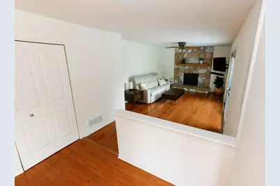 608 Thackeray Lane, Fox River Grove, IL 60021 - Photo 13
