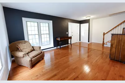 608 Thackeray Lane, Fox River Grove, IL 60021 - Photo 3