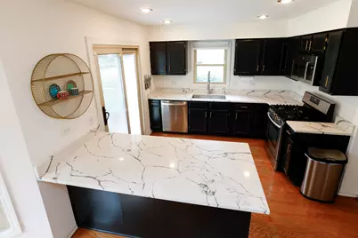 608 Thackeray Lane, Fox River Grove, IL 60021 - Photo 7