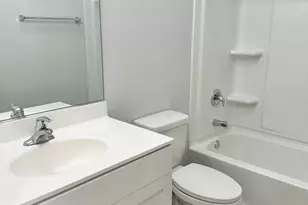 853 E Main St, East Dundee, IL 60118 - Photo 11