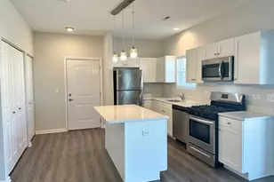 853 E Main St, East Dundee, IL 60118 - Photo 3