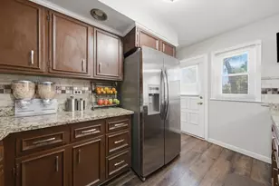 10603 Drummond Pl, Melrose Park, IL 60164 - Photo 9