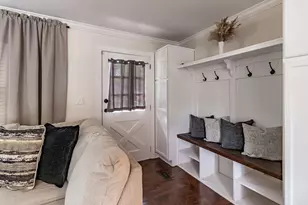 689 Laurel Ave, Wauconda, IL 60084 - Photo 3