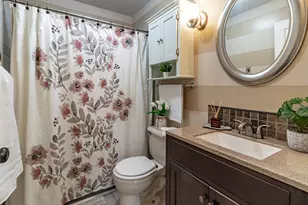 689 Laurel Ave, Wauconda, IL 60084 - Photo 13