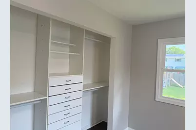 211 E Dresser Road, Dekalb, IL 60115 - Photo 9