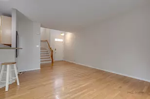 467 Pine Lake Cir, Vernon Hills, IL 60061 - Photo 13
