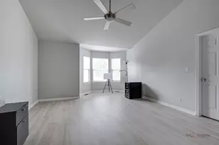467 Pine Lake Cir, Vernon Hills, IL 60061 - Photo 25