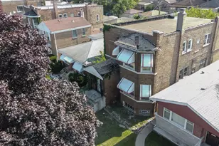 9737 S Prairie Ave, Chicago, IL 60628 - Photo 11
