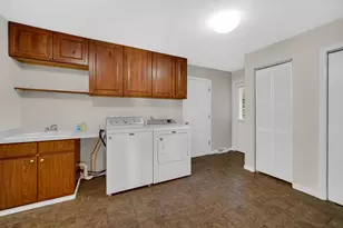 356 Windsor Ln, Inverness, IL 60010 - Photo 7