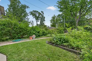 11427 S Longwood Dr, Chicago, IL 60643 - Photo 3