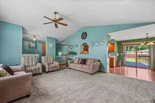 811 Arnold Ave, Rockford, IL 61108 - Photo 3