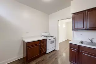 2633 W Ainslie St, Chicago, IL 60625 - Photo 3