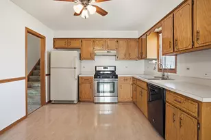 14804 Le Claire Ave, Midlothian, IL 60445 - Photo 9
