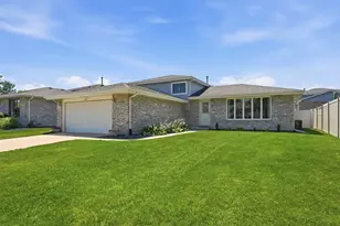 14804 Le Claire Ave, Midlothian, IL 60445 - Photo 1