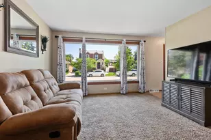2844 W 100th Pl, Evergreen Park, IL 60805 - Photo 3