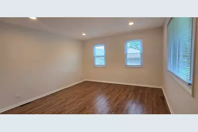 8607 N Osceola Avenue, Niles, IL 60714 - Photo 11
