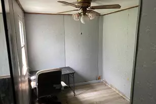 967 N Noble St, Virden, IL 62690 - Photo 9