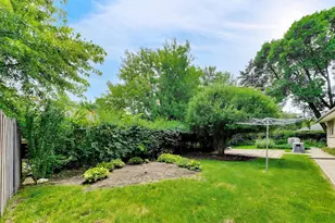 1015 Sherwood Dr, Prospect Heights, IL 60070 - Photo 15