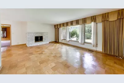 1015 Sherwood Drive, Prospect Heights, IL 60070 - Photo 5