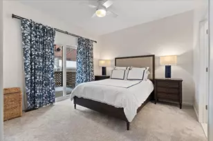 1310 W Fletcher St, Chicago, IL 60657 - Photo 13