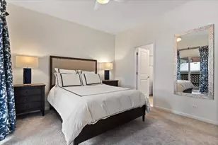 1310 W Fletcher St, Chicago, IL 60657 - Photo 15