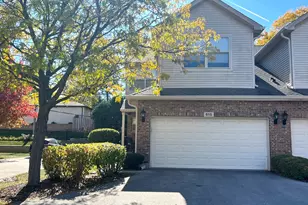 615 W St Johns Pl, Addison, IL 60101 - Photo 1