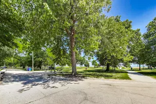1229 W Greenleaf Ave, Chicago, IL 60626 - Photo 19