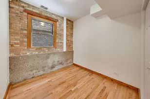 1229 W Greenleaf Ave, Chicago, IL 60626 - Photo 13
