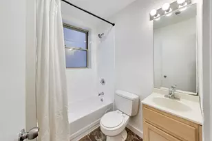 1229 W Greenleaf Ave, Chicago, IL 60626 - Photo 15