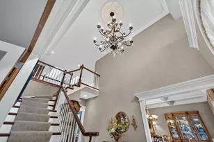 451 Courtney Cir, Sugar Grove, IL 60554 - Photo 5